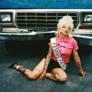 Mon Laferte - Femme Fatale