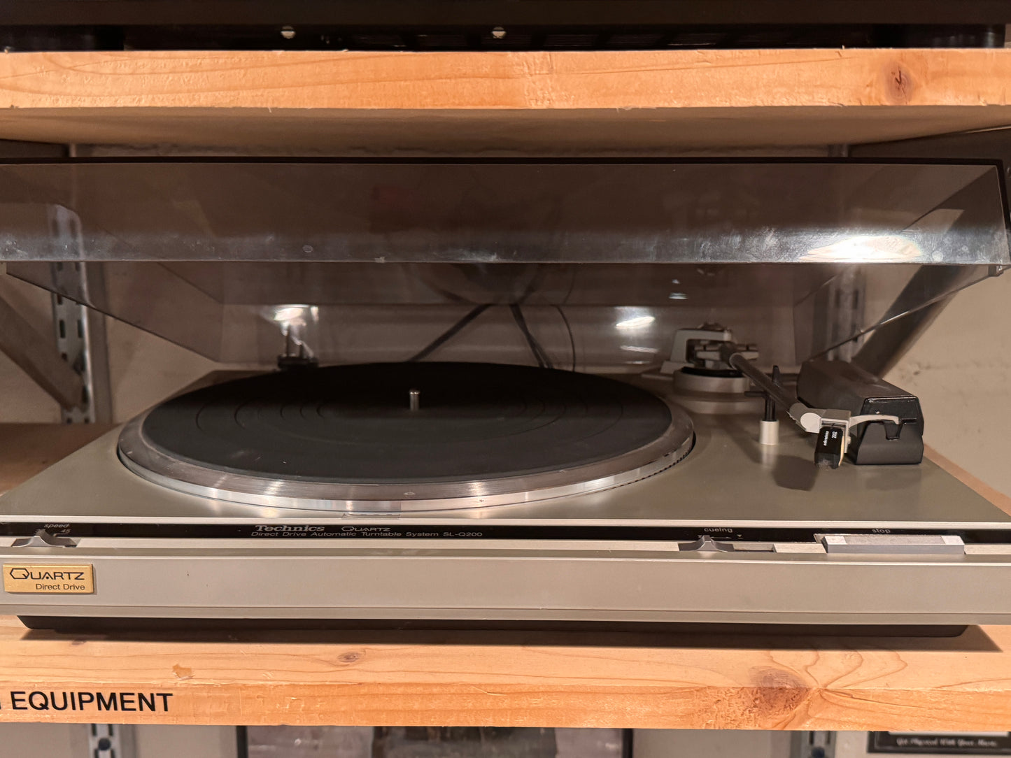 Technics Al-Q200 turntable
