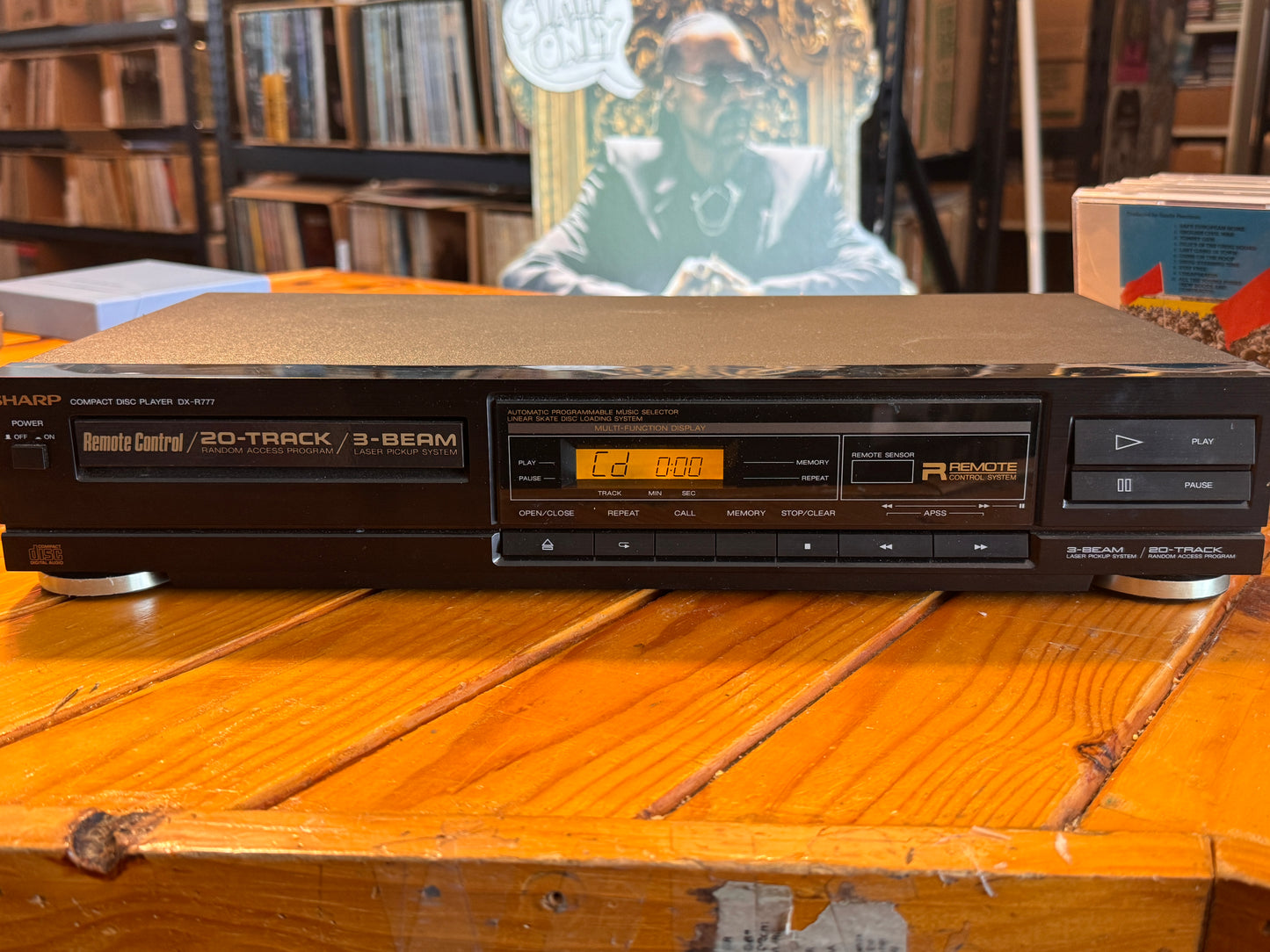 Sharp R-777 cd player