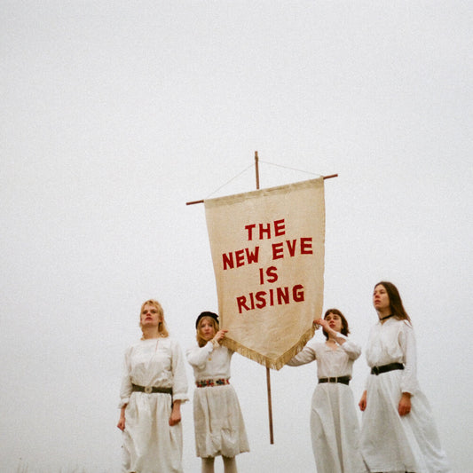 New Eves - New Eve Is Rising [Digipak]