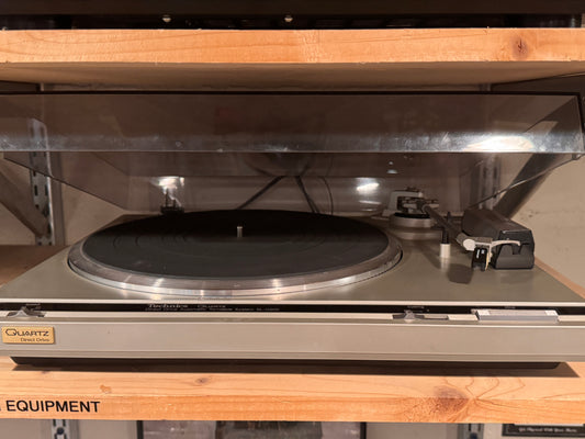 Technics Al-Q200 turntable