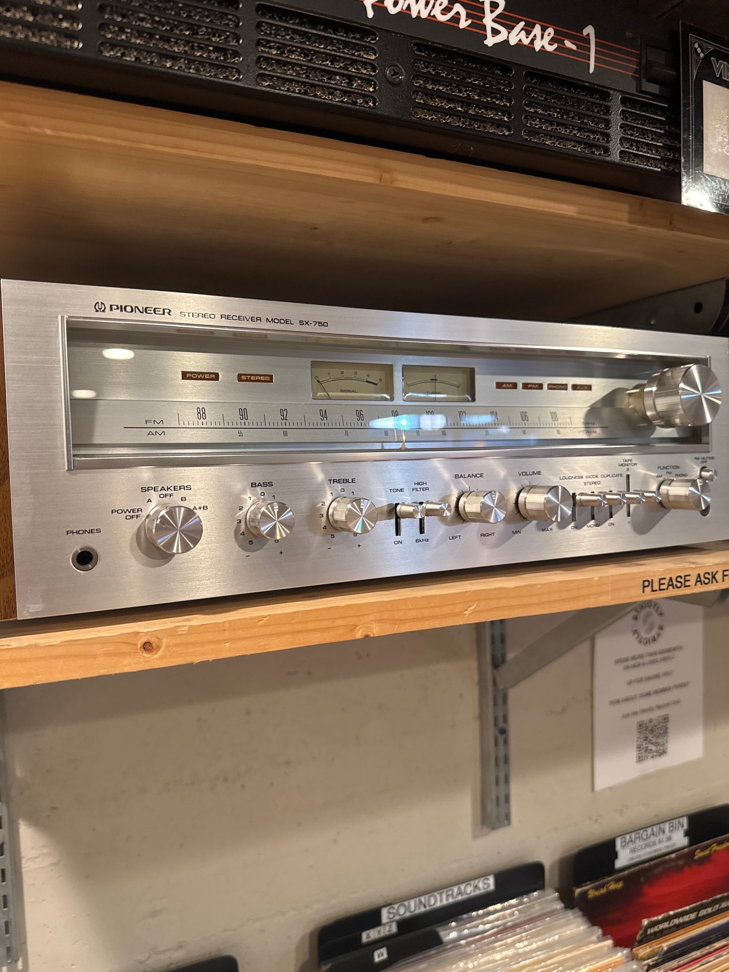 Pioneer SX-750 receiver